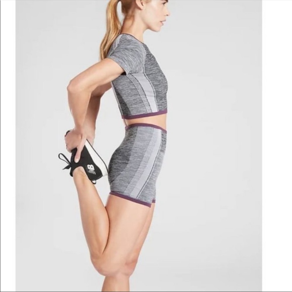 Athleta Impact Short 3.5 in Heather Grey Small